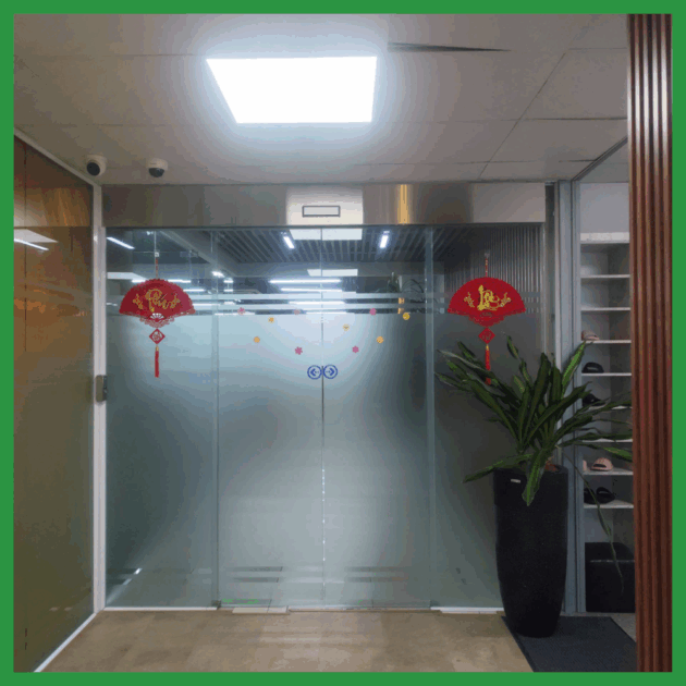 Cửa kính tự động trượt cánh